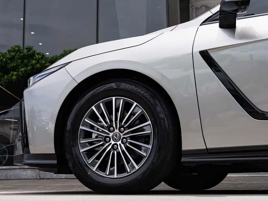 Lexus ES — миниатюра 8