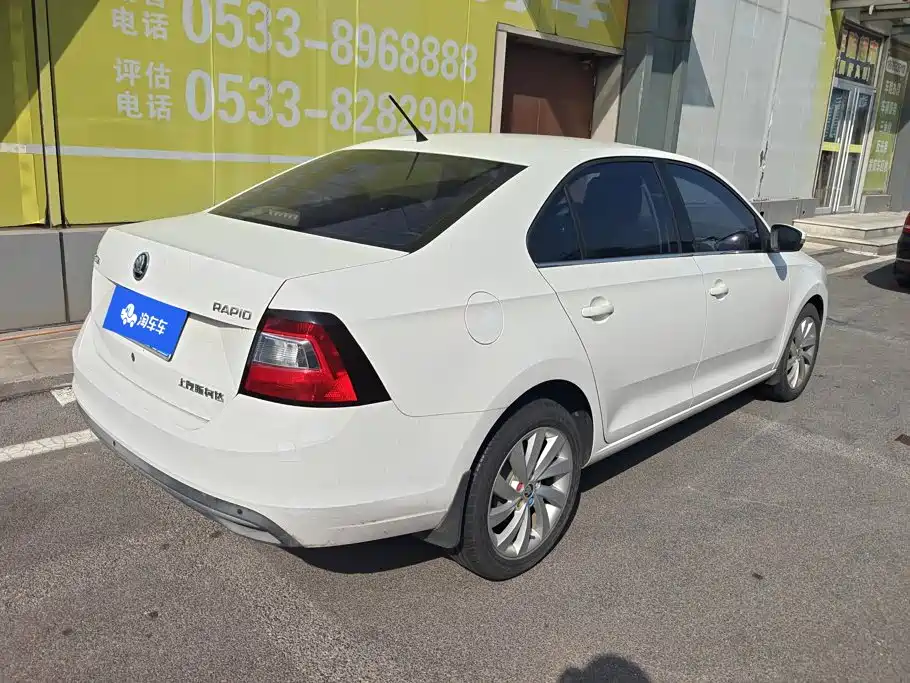 Skoda Rapid — миниатюра 3