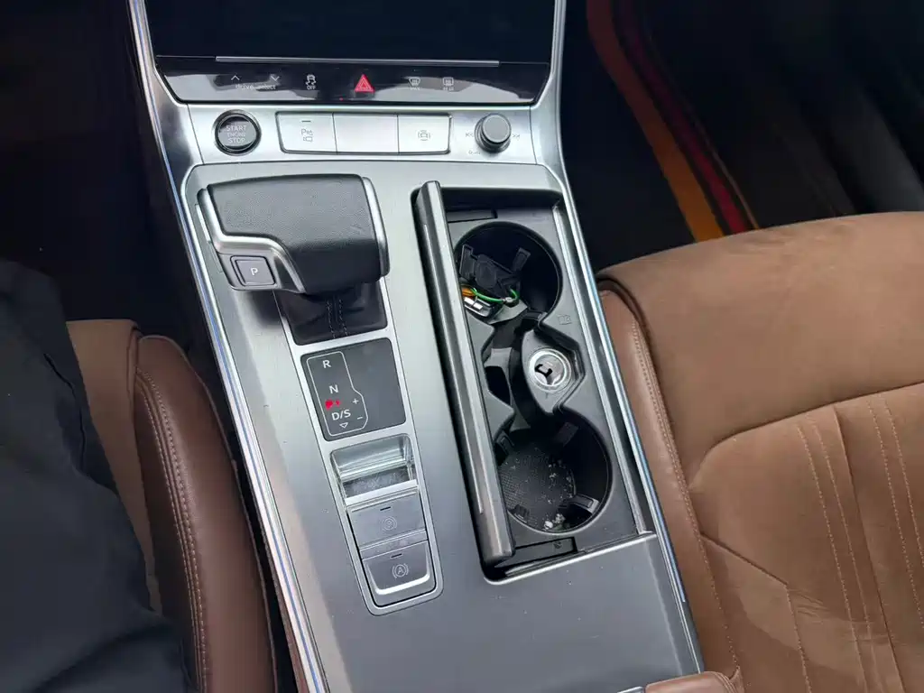Audi A7L — миниатюра 9