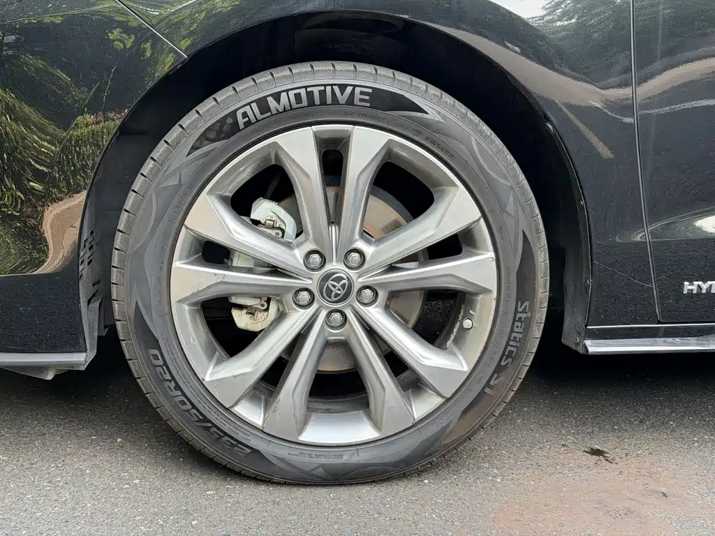 Toyota Sienna — миниатюра 8