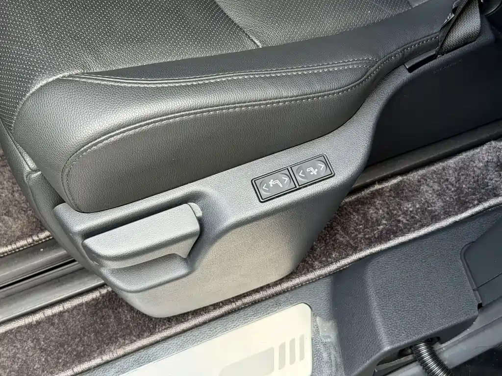 Toyota Sienna — миниатюра 12