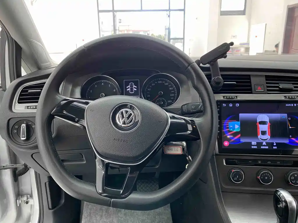 Volkswagen Golf — миниатюра 9