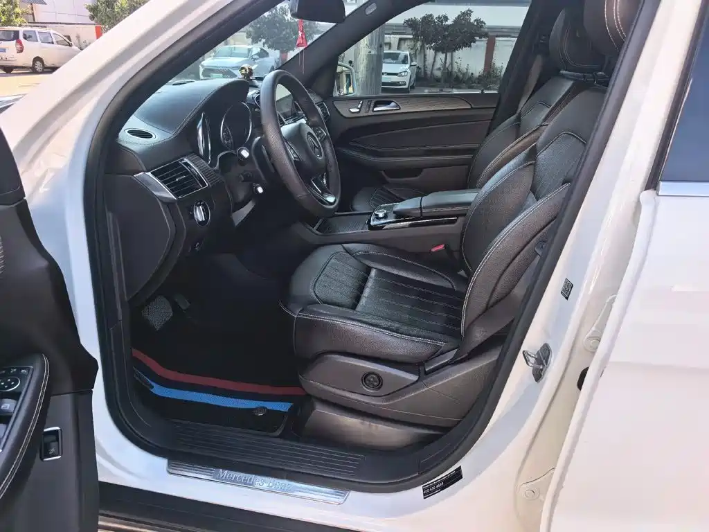 Mercedes-Benz GLE (Import) — миниатюра 8