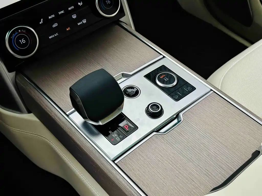 Land Rover Range Rover — миниатюра 7