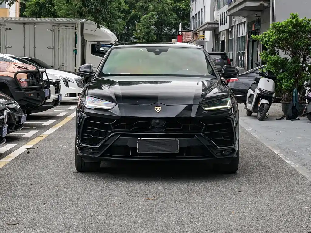 Lamborghini Urus — миниатюра 2