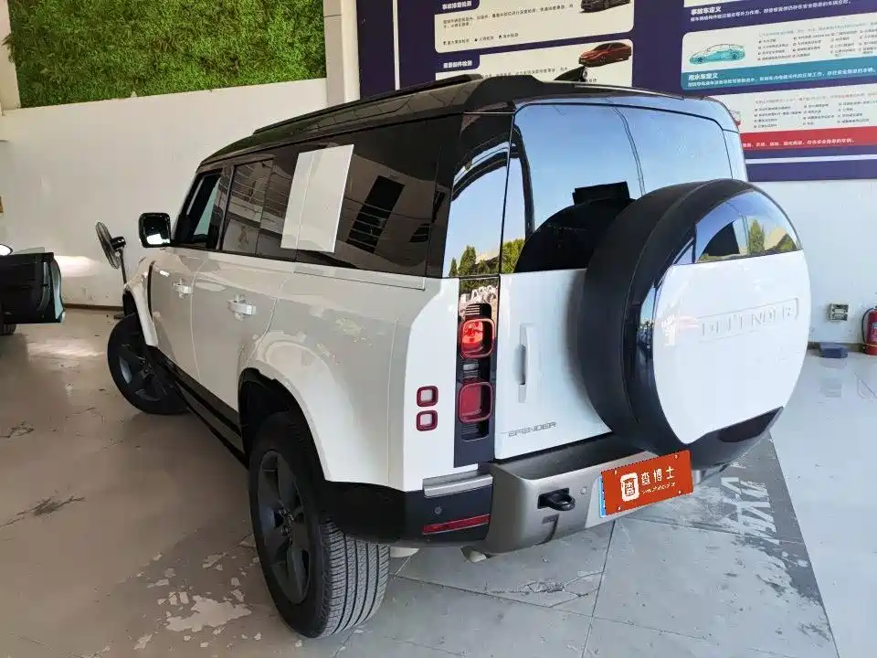 Land Rover Defender — миниатюра 10