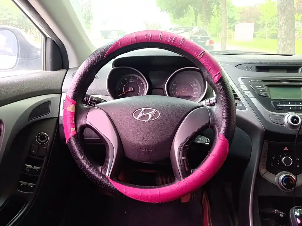 Hyundai Elantra 2015 1.6L AT Fashion
