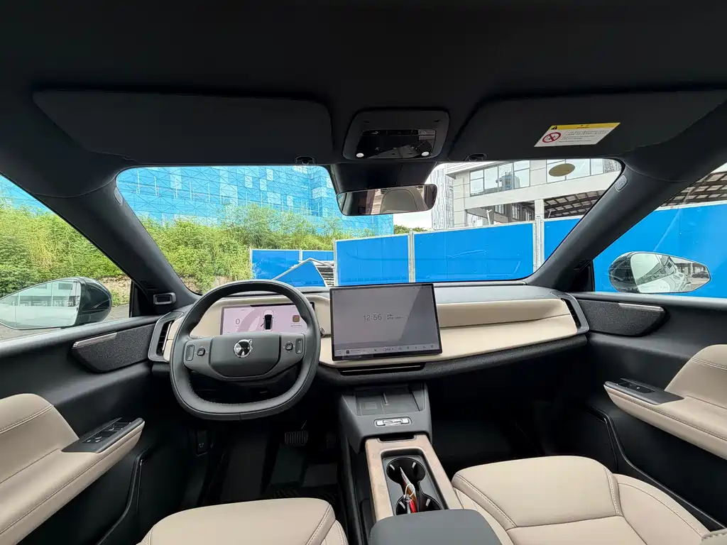 Volvo гибрид Volvo XC70 plug-in — миниатюра 6