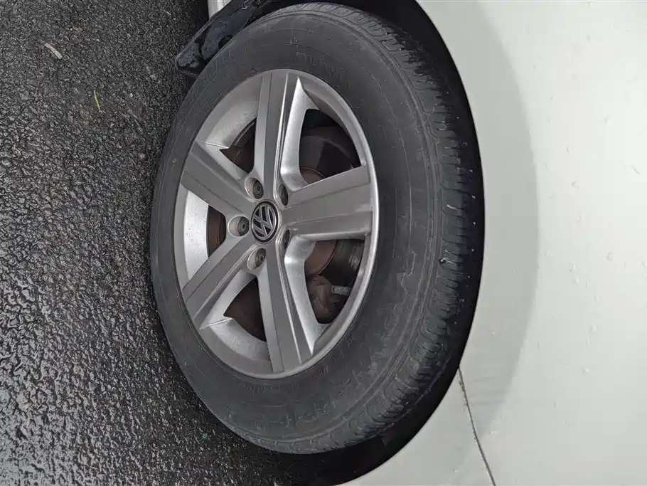 Volkswagen Golf 2012 1.6 AT Comfort