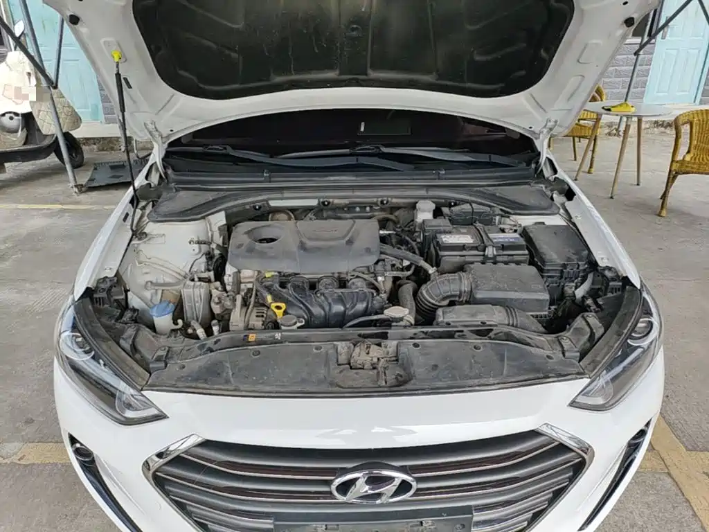 Hyundai Elantra — миниатюра 20