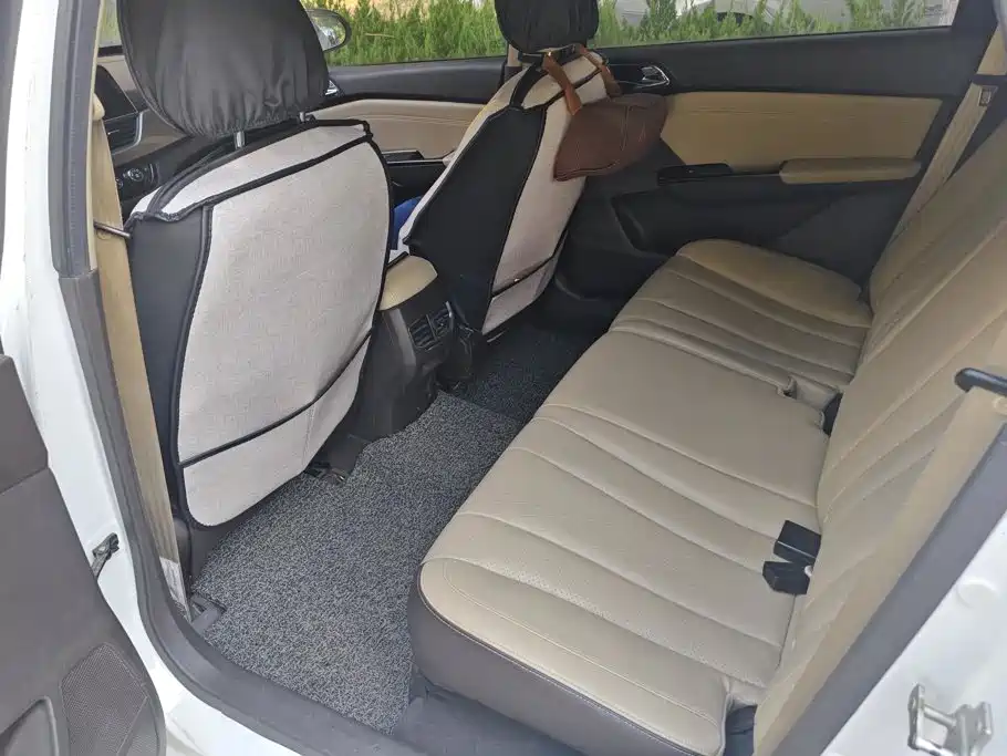 Baojun 310W — миниатюра 11