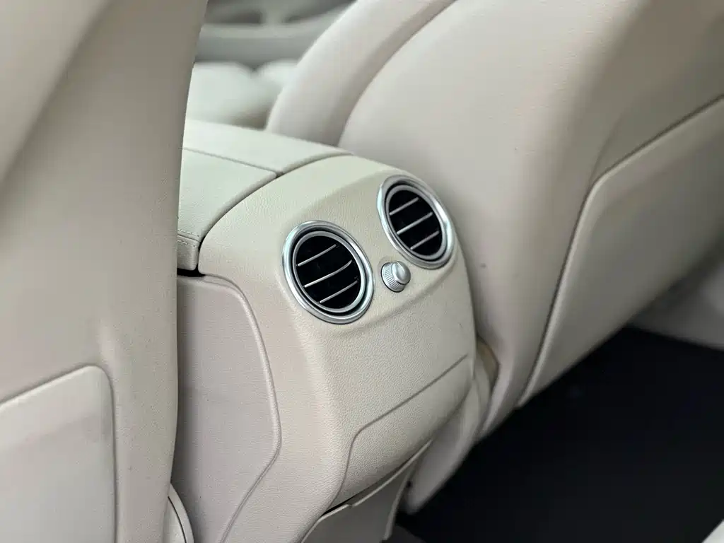 Mercedes-Benz GLC — миниатюра 8