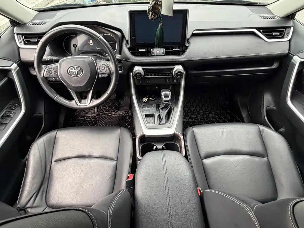 Toyota RAV4 — миниатюра 13