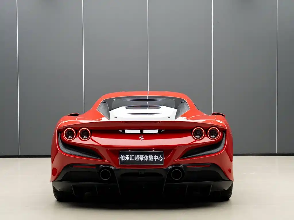 Ferrari F8 — миниатюра 8