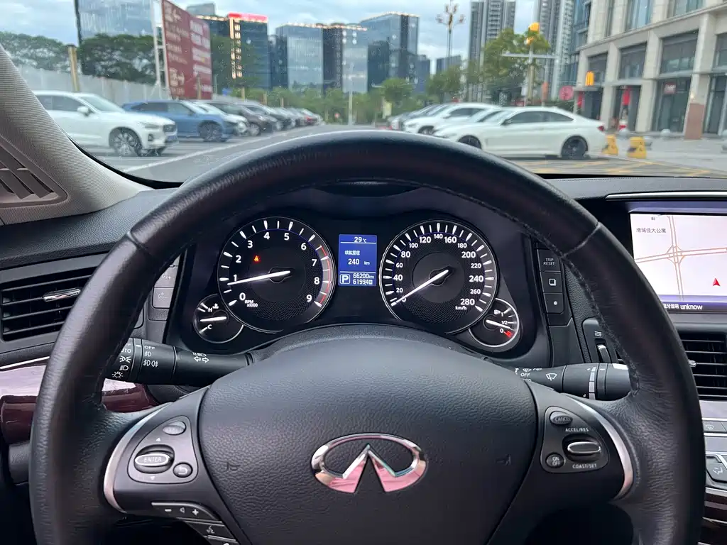 Infiniti Q70 — миниатюра 10