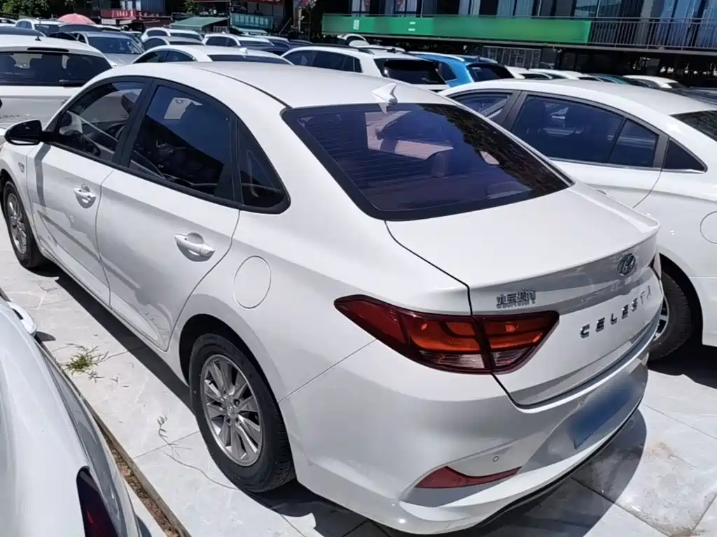 Hyundai Elantra — миниатюра 5