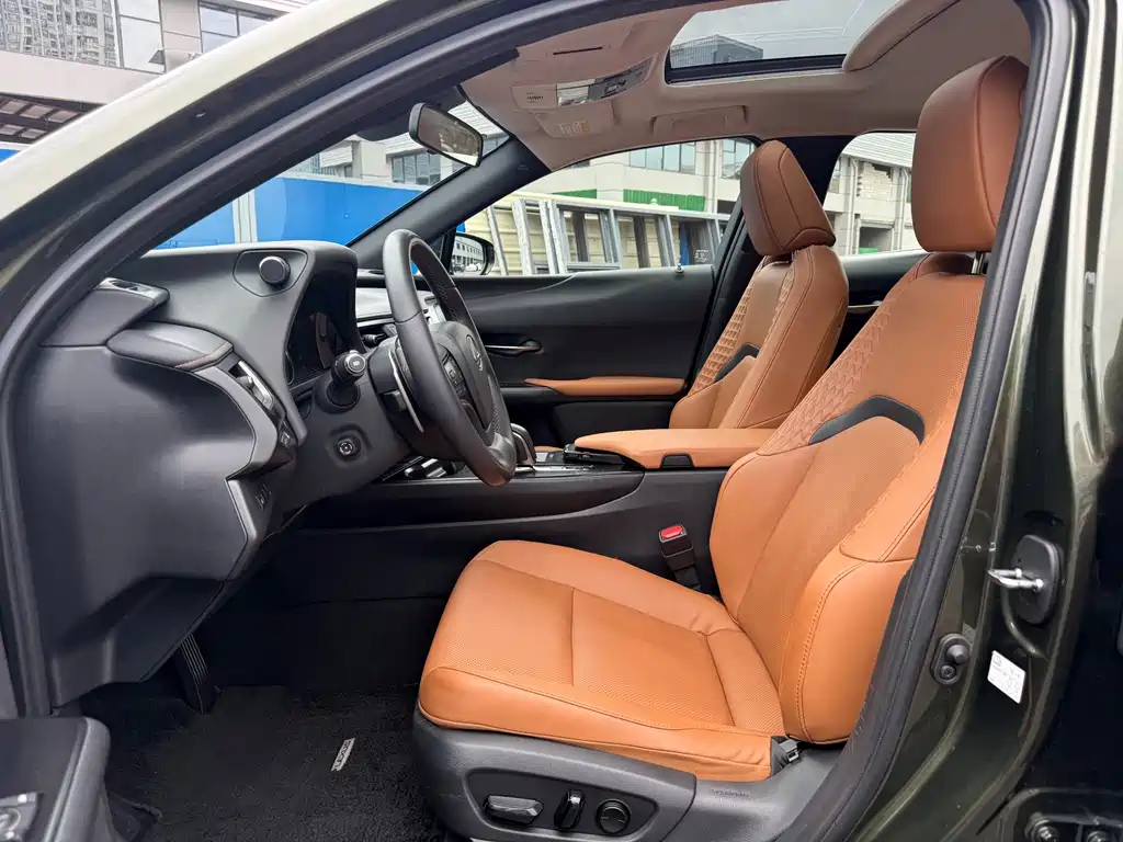 Lexus UX New Energy — миниатюра 4