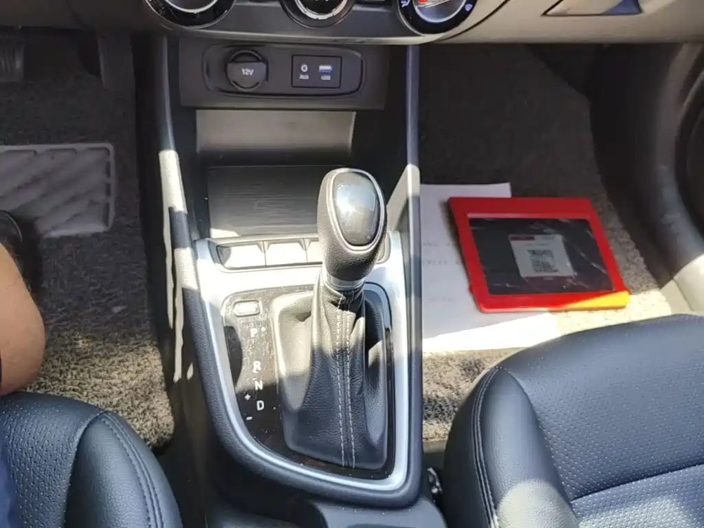 Hyundai Elantra — миниатюра 14