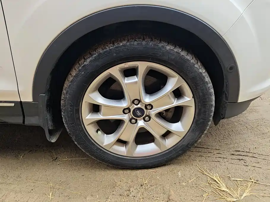 Ford Kuga — миниатюра 6