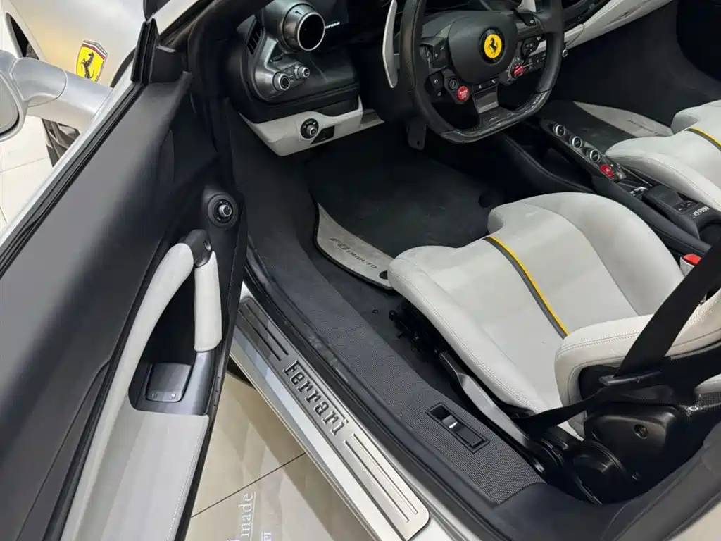 Ferrari F8 2020 Spider 3.9T V8