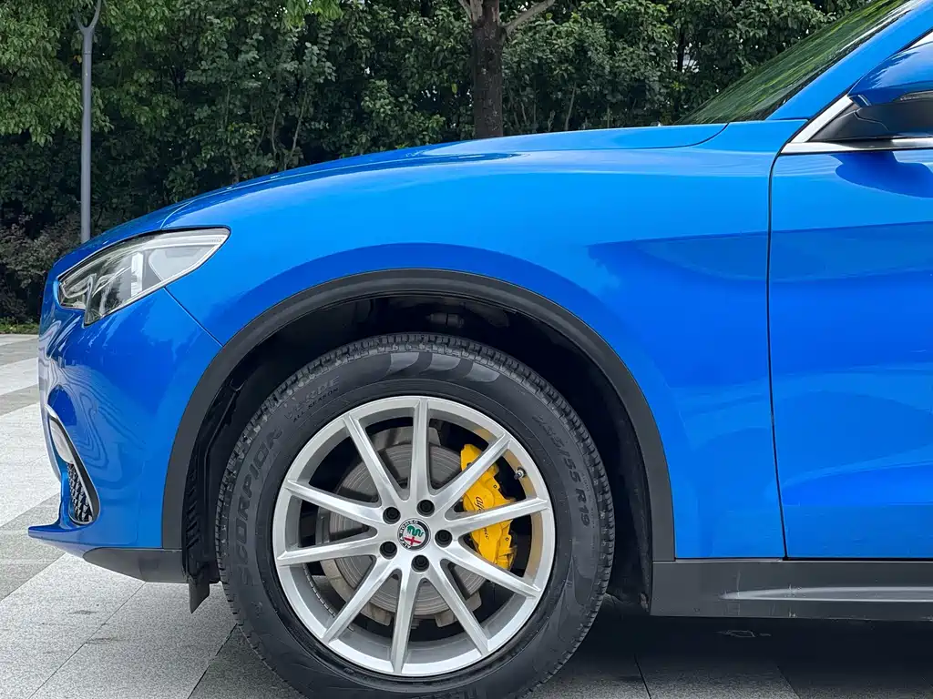 Alfa Romeo Stelvio — миниатюра 10