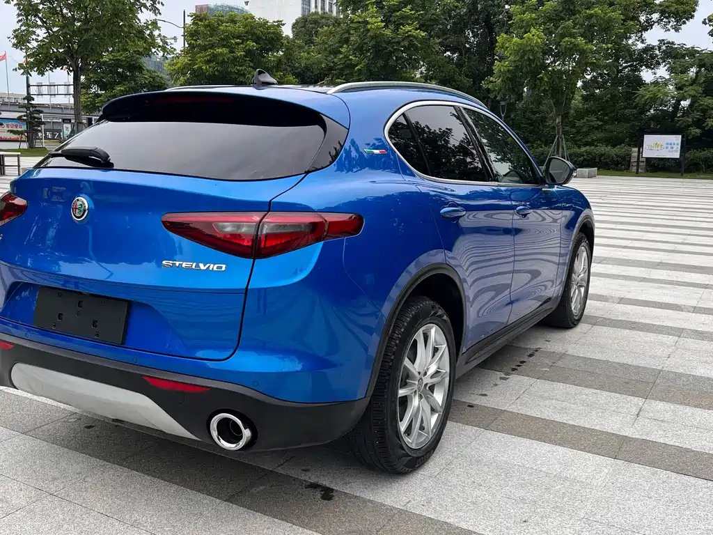 Alfa Romeo Stelvio — миниатюра 14