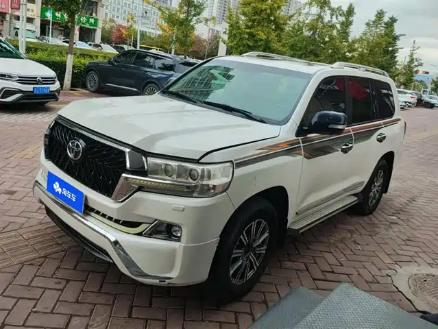 TOYOTA LAND CRUISER 2016