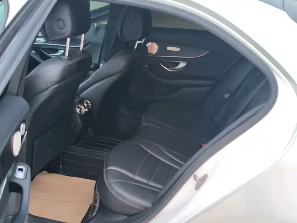 Mercedes-Benz C-Class — миниатюра 11