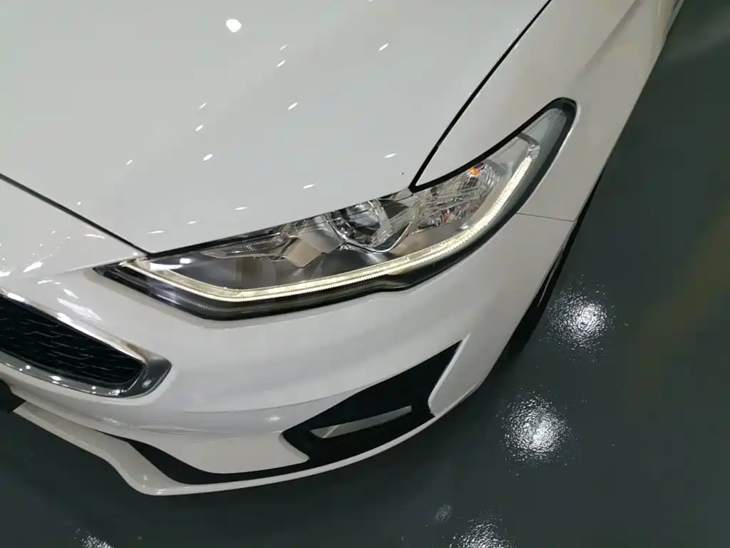 Ford Mondeo — миниатюра 24