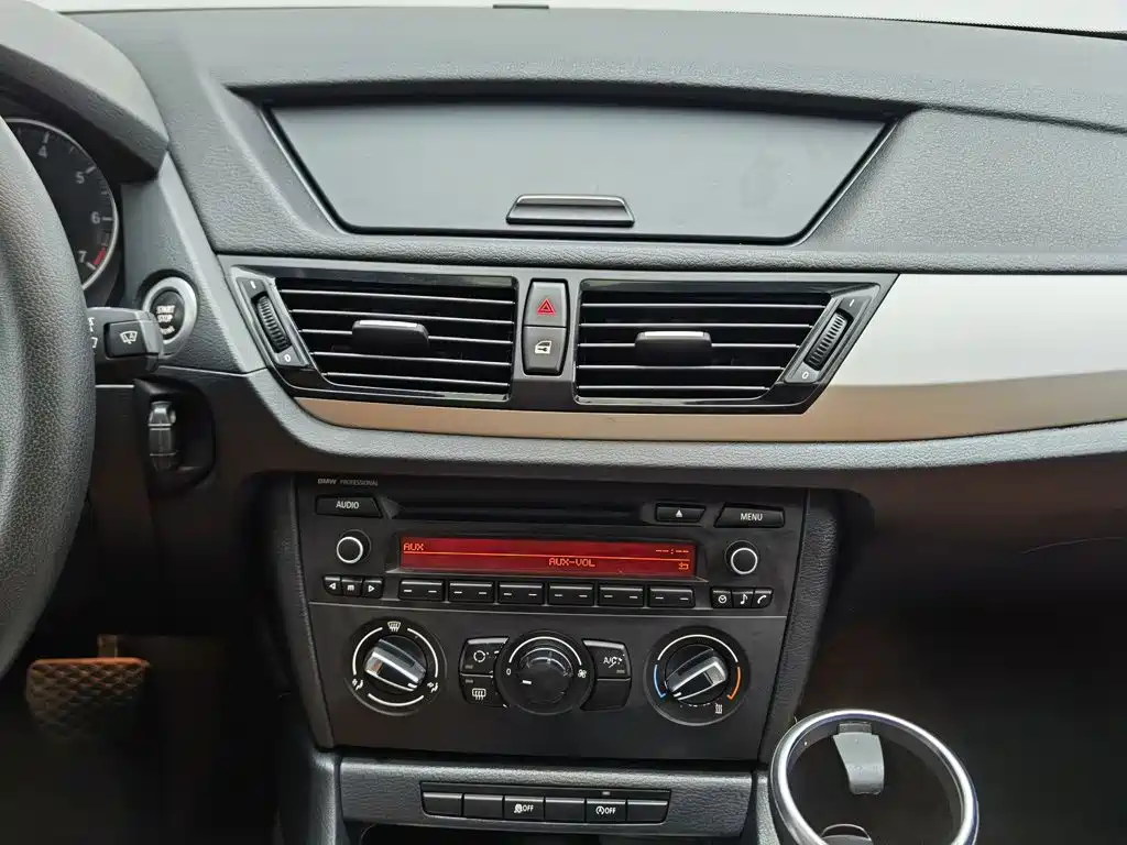 BMW X1 — миниатюра 12