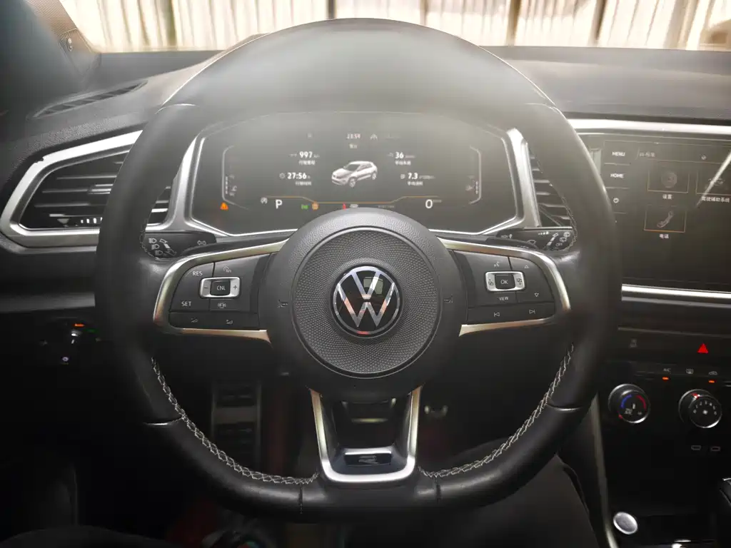 Volkswagen T-Roc — миниатюра 12
