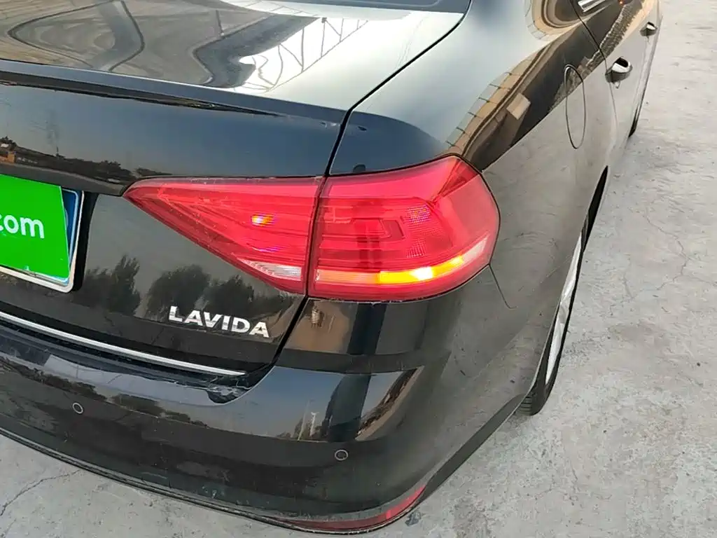 Volkswagen Lavida — миниатюра 8