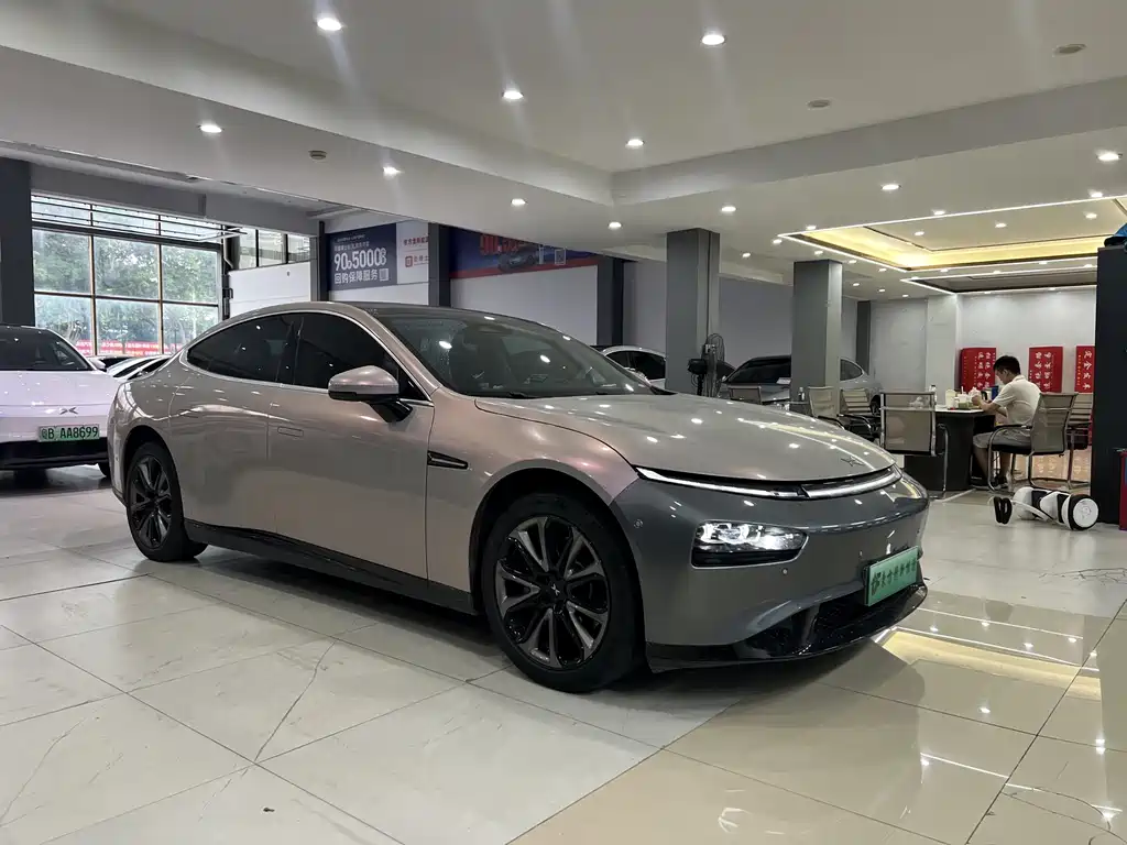 2021 Xpeng P7 - zdjęcie 1 z 15