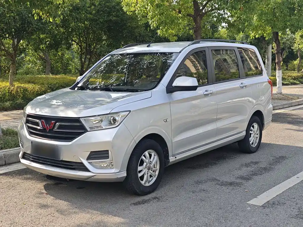 Wuling Hongguang — миниатюра 2
