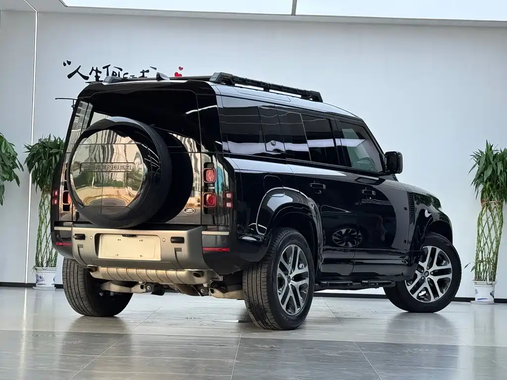 Land Rover Defender — миниатюра 3