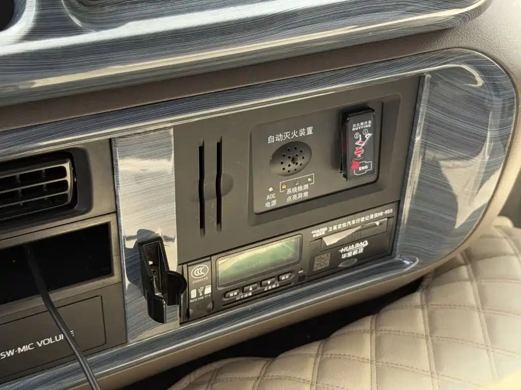 Toyota Coaster — миниатюра 15