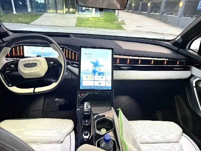 Geely Boyue L — миниатюра 4