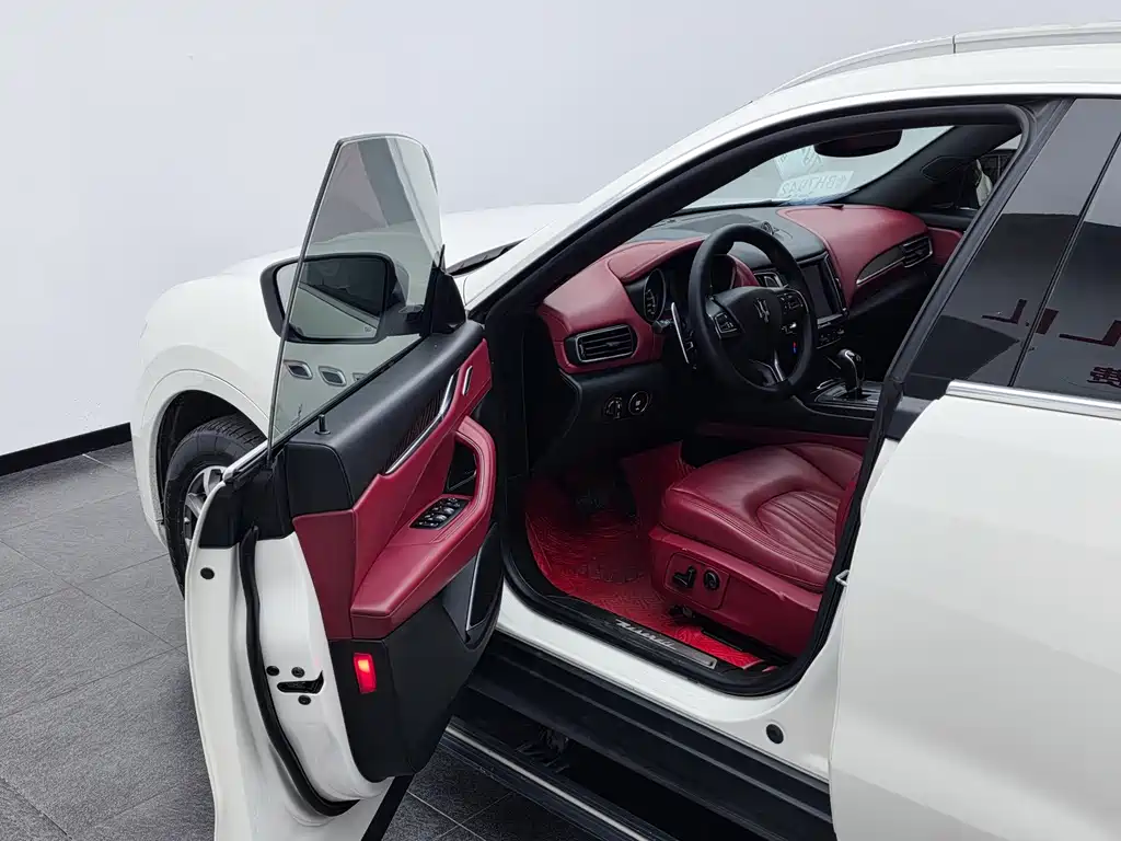 Maserati Levante — миниатюра 24