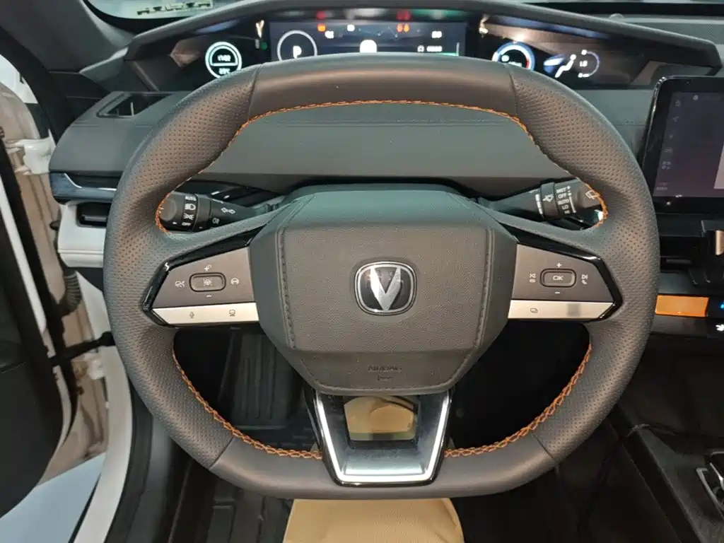 Changan UNI-V iDD — миниатюра 11