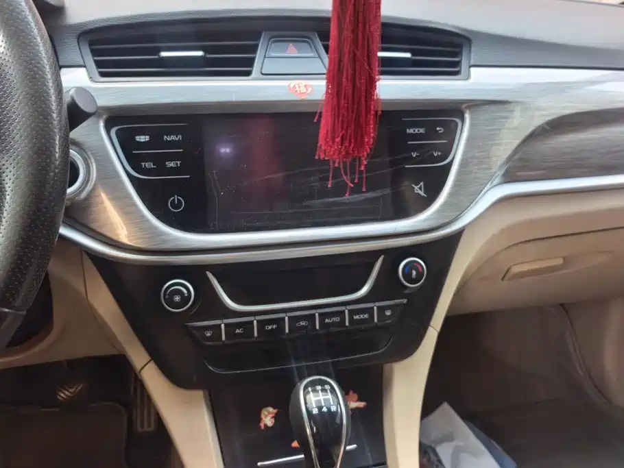 Geely Emgrand — миниатюра 13