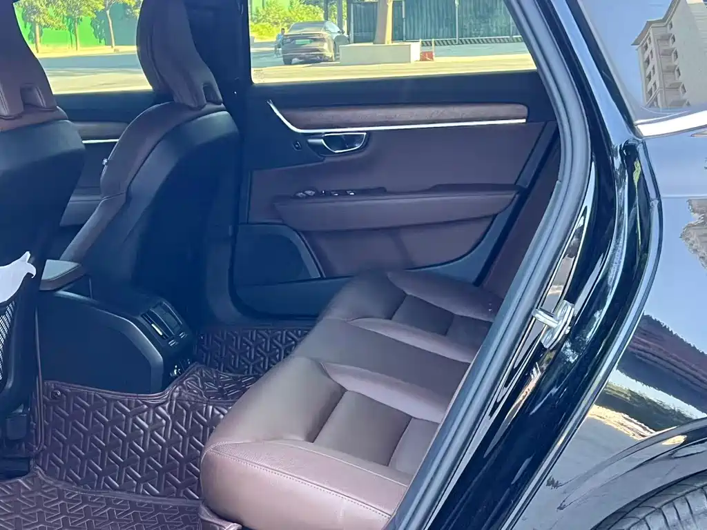 Volvo S90 — миниатюра 5