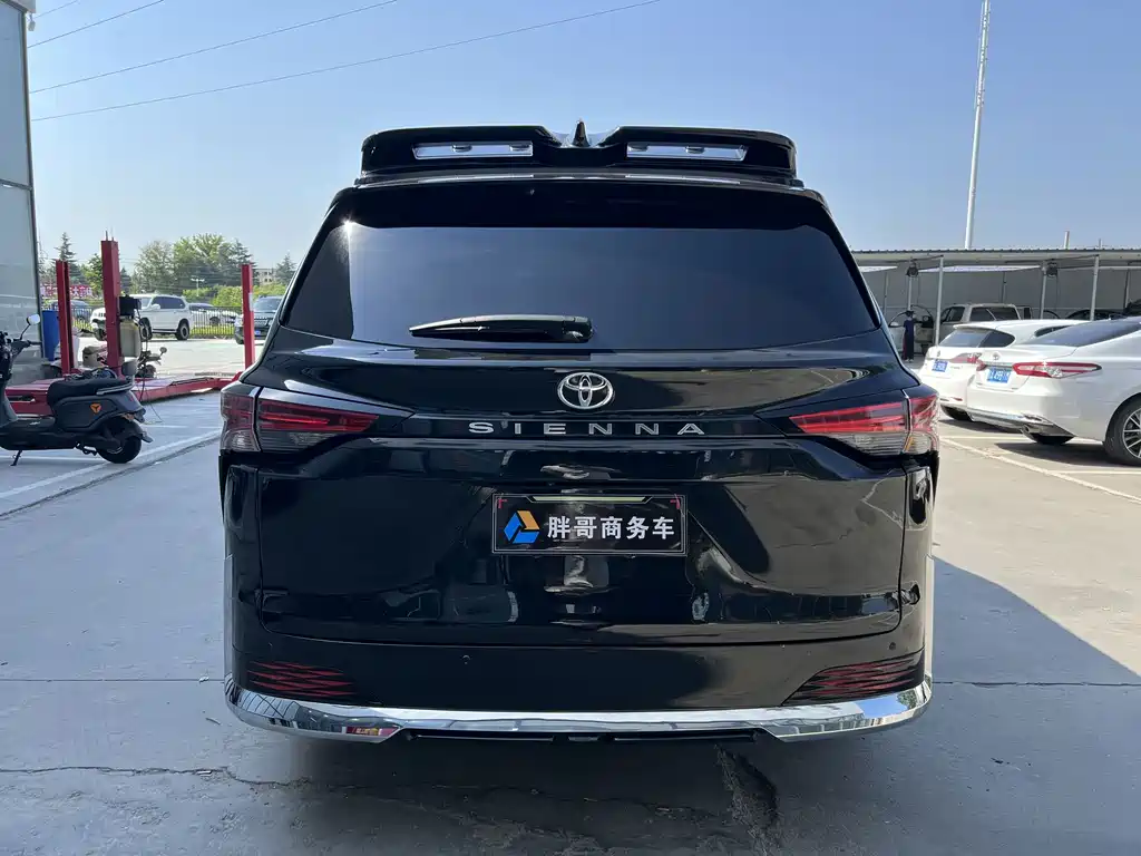 Китайский автомобиль. 华东牌商务车 — миниатюра 12