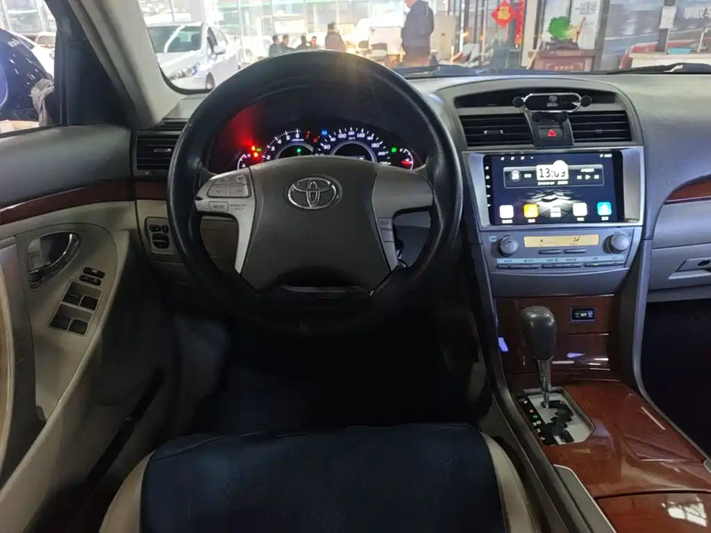Toyota Camry — миниатюра 11