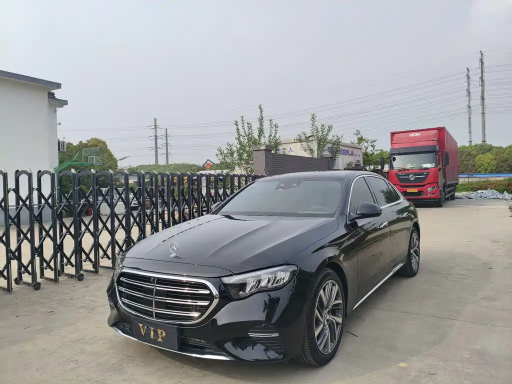 Mercedes-Benz E-Class 2024