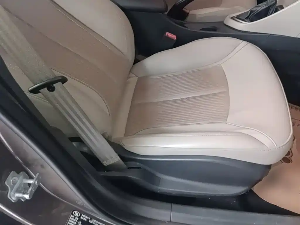 Buick Excelle — миниатюра 25