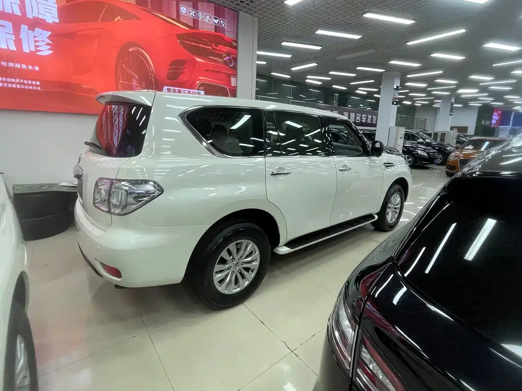 Nissan Patrol — миниатюра 9