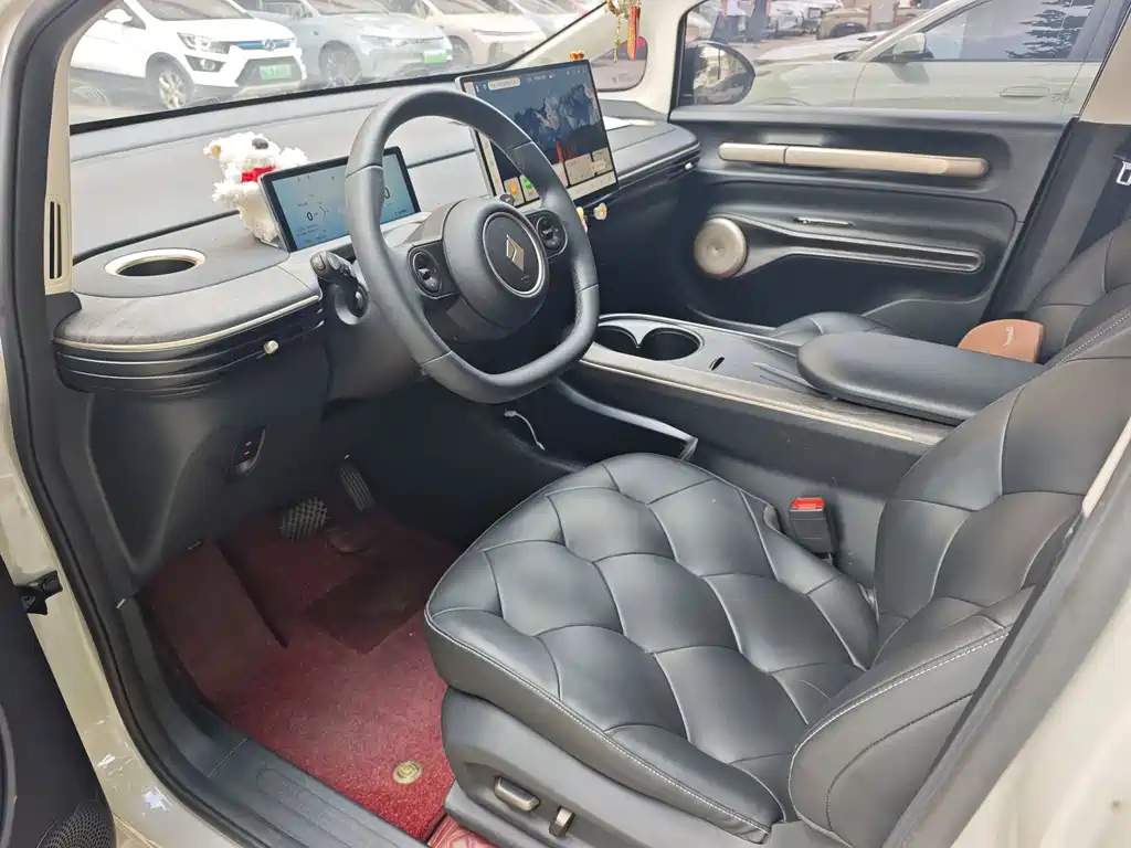 Baojun Yunduo — миниатюра 6
