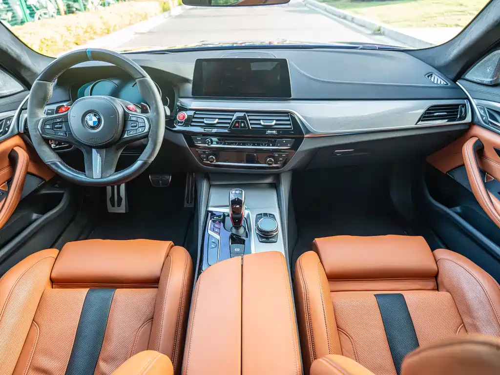 BMW M5 — миниатюра 8