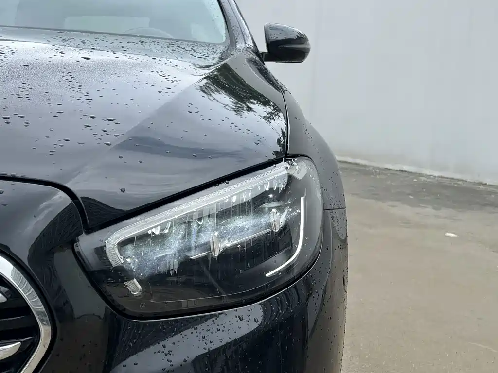 Mercedes-Benz E-Class — миниатюра 11