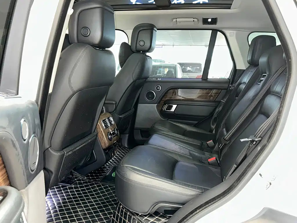 Land Rover Range Rover — миниатюра 7